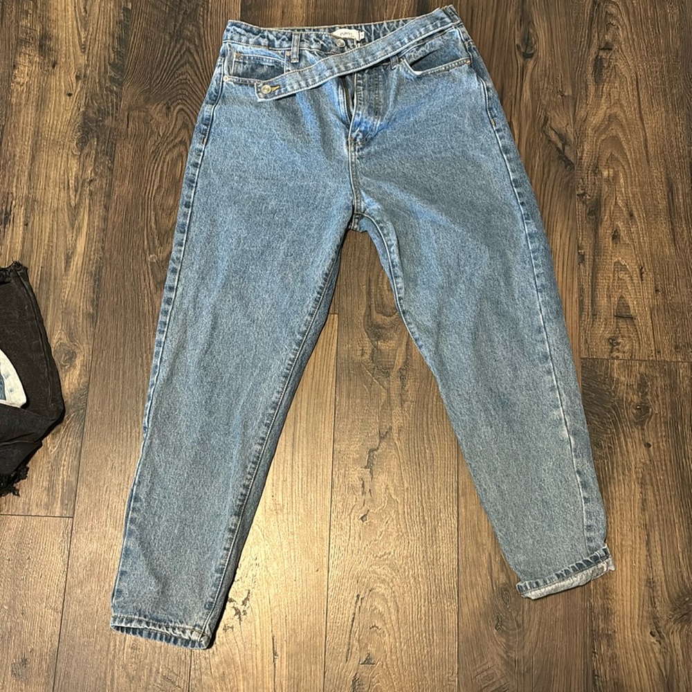 Rue 21 size 12 cross button straight leg jeans